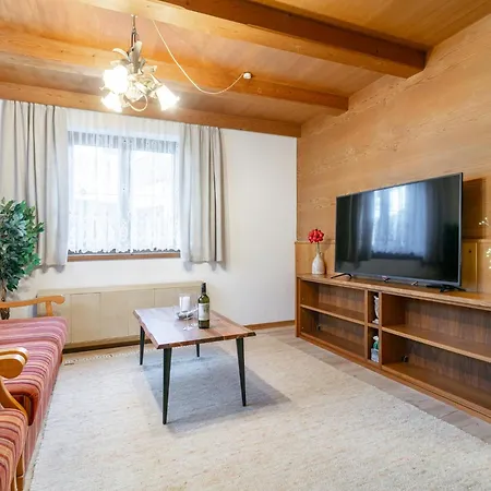 Apartment Wildrose I